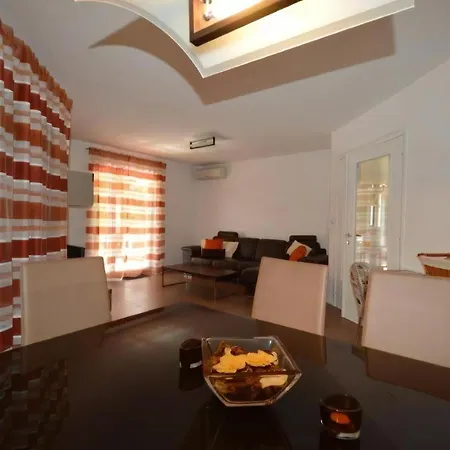 Wunderschoene Mit Gym Und Privatpool