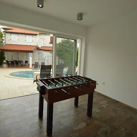 Wunderschoene Mit Gym Und Privatpool Premantura