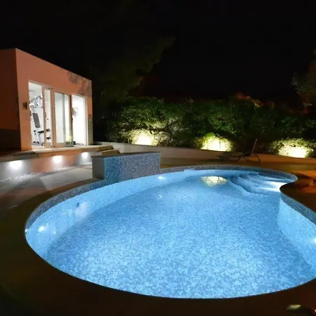 Wunderschoene Mit Gym Und Privatpool * Premantura